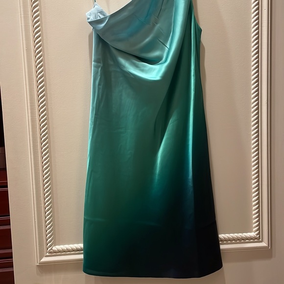 Brand new in ombré , green, mini shoulder dress - Picture 2 of 7